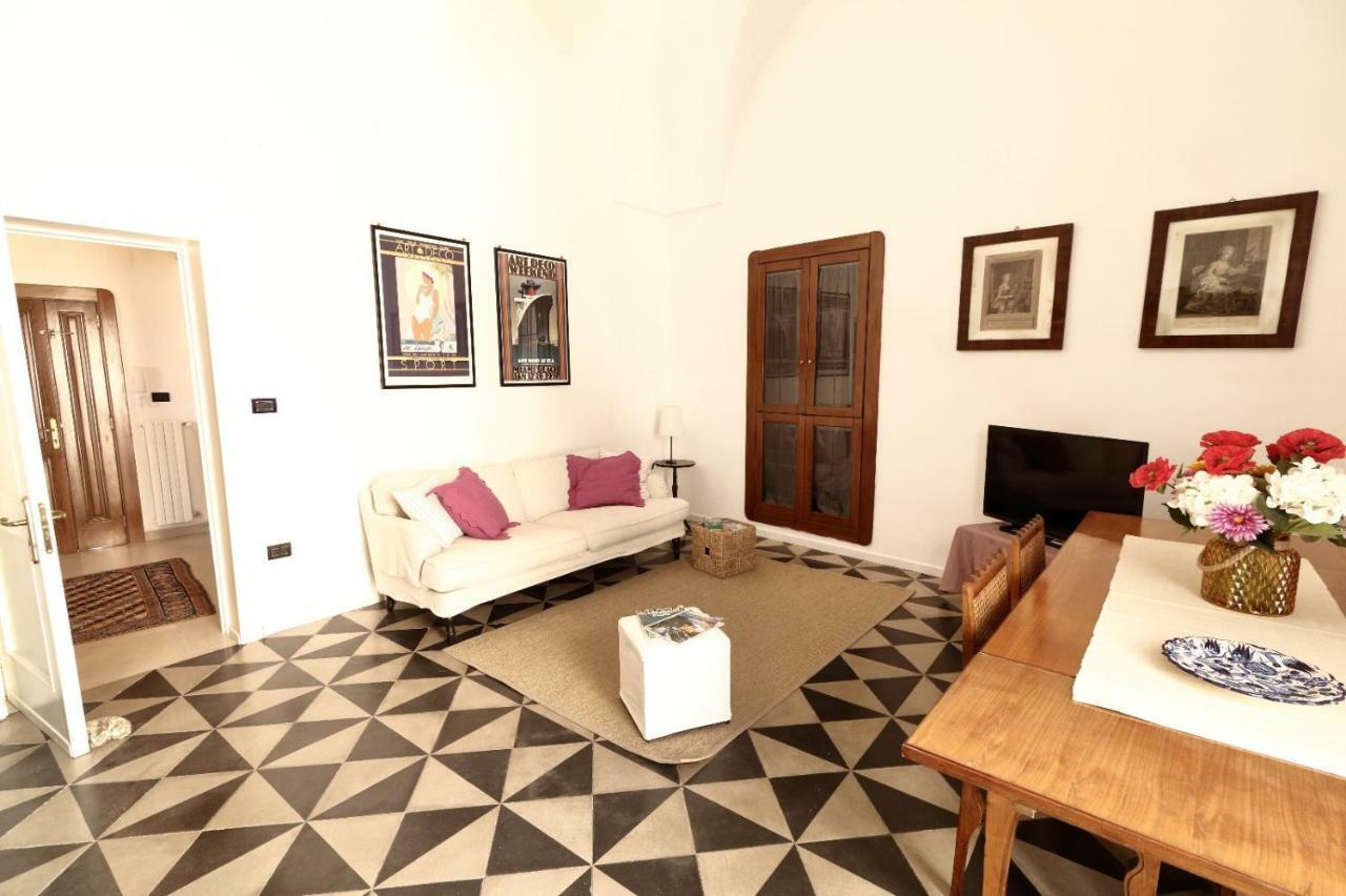 Slow Lecce - Old Town Apartment Sit Exteriör bild